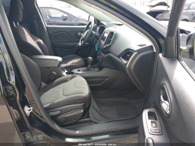 1C4PJLCB7KD325217 Jeep Cherokee Latitude Fwd