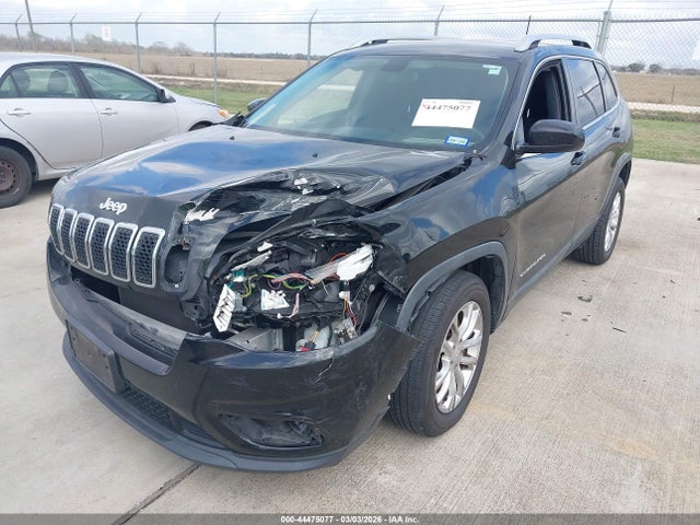 1C4PJLCB7KD325217 Jeep Cherokee Latitude Fwd
