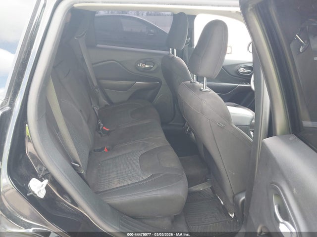 1C4PJLCB7KD325217 Jeep Cherokee Latitude Fwd