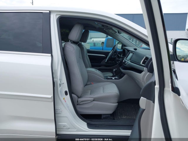 5TDZKRFH2GS181628 Toyota Highlander Le Plus V6