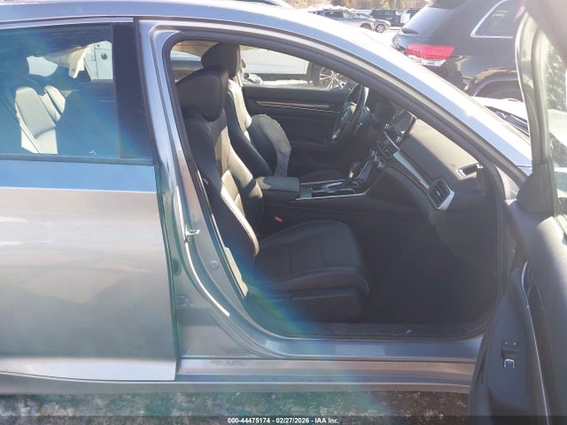1HGCV1F30KA076550 Honda Accord Sport
