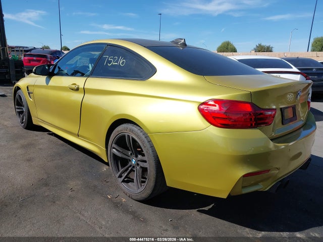 2016 BMW M4 WBS3R9C5XGK337510 Photo 2