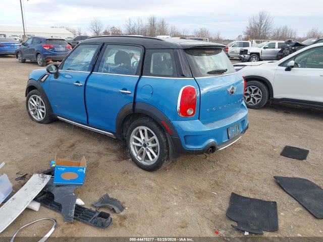 2016 MINI COUNTRYMAN WMWZC5C59GWU04549 Photo 2