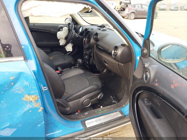 2016 MINI COUNTRYMAN WMWZC5C59GWU04549 Photo 4
