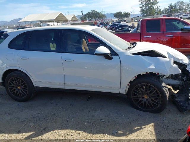 Porsche Cayenne Platinum Edition 2017 WP1AA2A24HKA89034 Image 13