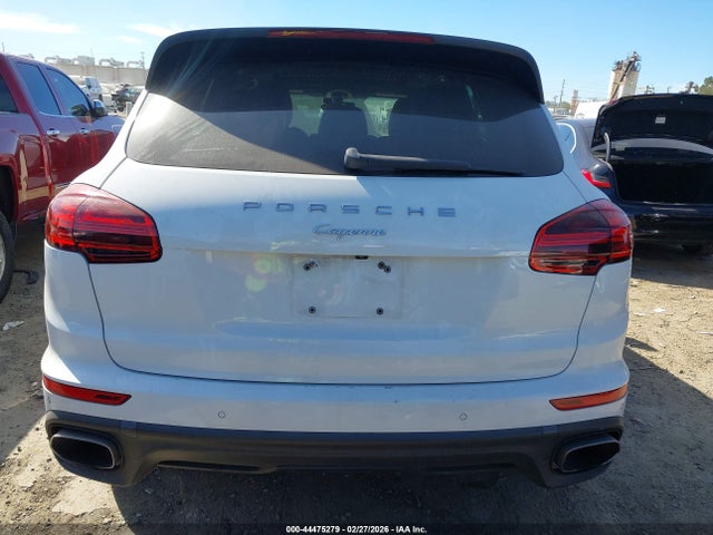 Porsche Cayenne Platinum Edition 2017 WP1AA2A24HKA89034 Image 16