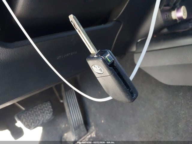 4T1B11HK5JU583673 Toyota CAMRY SE