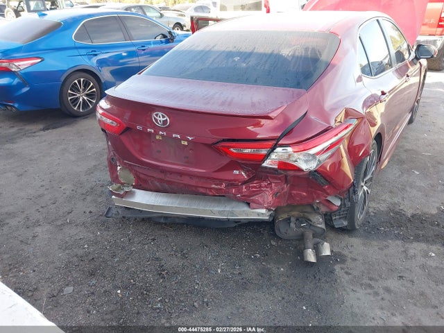 4T1B11HK5JU583673 Toyota CAMRY SE