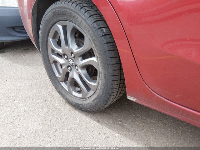 3MYDLBYV4KY511029 Toyota YARIS LE