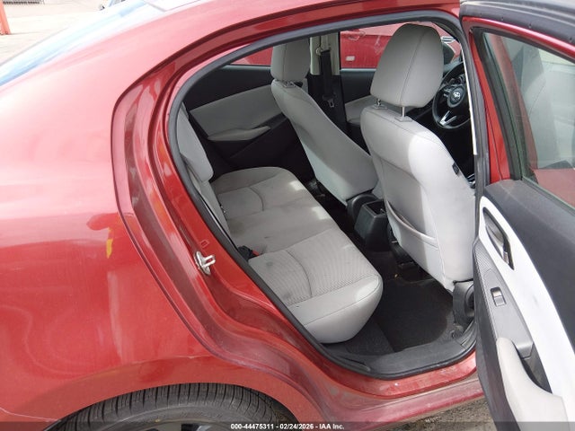 3MYDLBYV4KY511029 Toyota YARIS LE