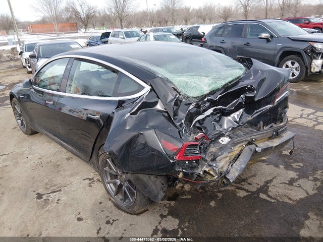 2019 TESLA MODEL 3 5YJ3E1EA0KF305511 Photo 2