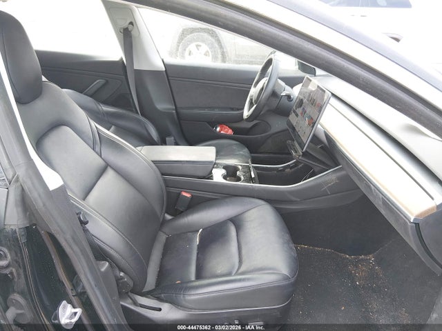 2019 TESLA MODEL 3 5YJ3E1EA0KF305511 Photo 4