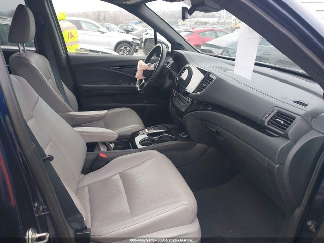 5FNYF8H97KB016977 Honda Passport Touring