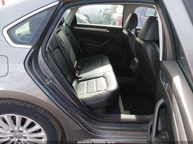 Aukcja sprzedaży 2015 Volkswagen Passat 2.0l Tdi Se, vin: 1VWBV7A37FC051284, numer aukcji: 44475419