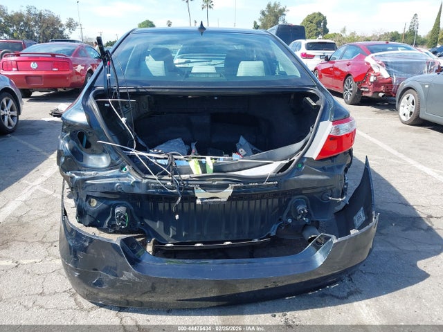4T1BD1FK9GU183120 Toyota Camry Hybrid Xle
