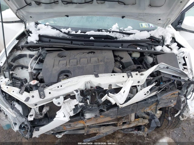 2T1BURHE3KC223515 Toyota COROLLA LE