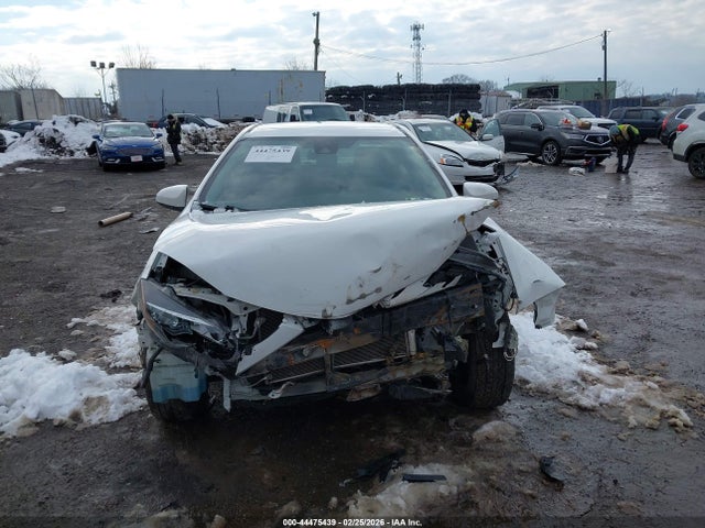 2T1BURHE3KC223515 Toyota COROLLA LE