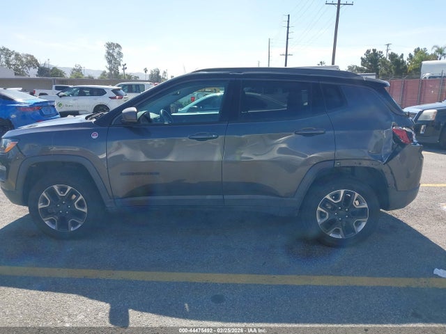 3C4NJDDB9JT235233 Jeep Compass Trailhawk 4x4