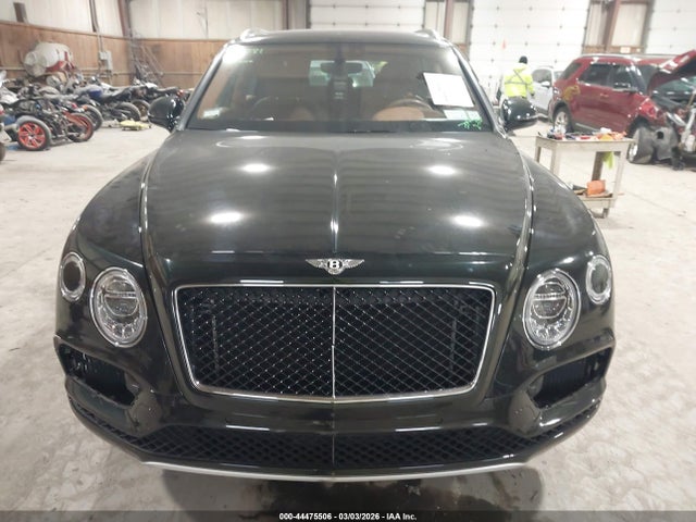 SJAAM2ZV7KC025290 Bentley Bentayga V8
