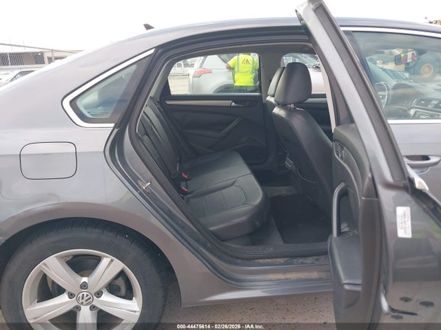 44475614 :رقم المزاد ، 1VWAS7A33FC096291 vin ، 2015 Volkswagen Passat 1.8t Limited Edition مزاد بيع