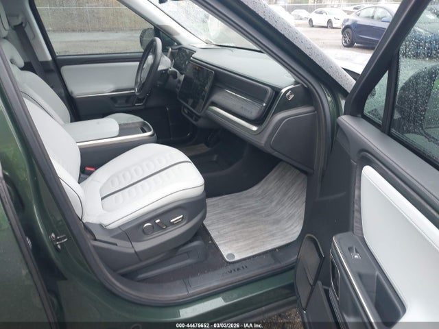 Rivian R1t Adventure 2022 7FCTGAAA9NN015378 Image 5
