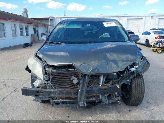 Aukcja sprzedaży 2011 Toyota Sienna Base V6, vin: 5TDZK3DC3BS148330, numer aukcji: 44475671