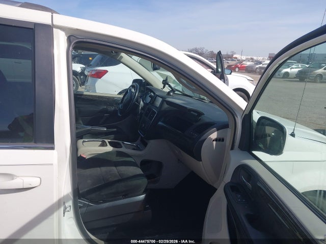 44475700 :رقم المزاد ، 2D4RN5DG0BR742231 vin ، 2011 Dodge Grand Caravan Crew مزاد بيع