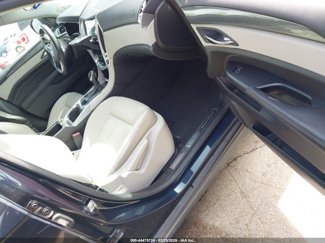 3GYFNAE33FS570302 Cadillac Srx Standard