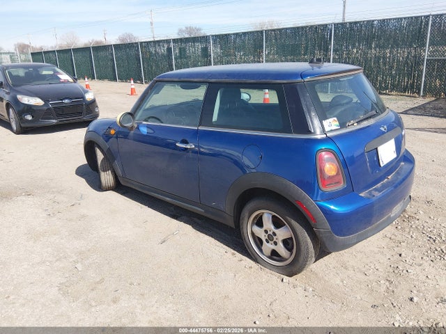 2009 MINI COOPER WMWMF33549TT68294 Photo 2