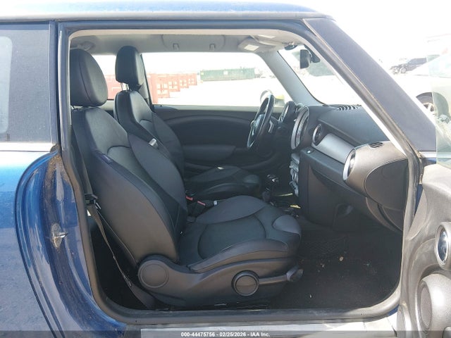 2009 MINI COOPER WMWMF33549TT68294 Photo 4