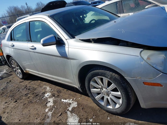 44475778 :رقم المزاد ، 1C3CC5FB2AN217424 vin ، 2010 Chrysler Sebring Limited مزاد بيع