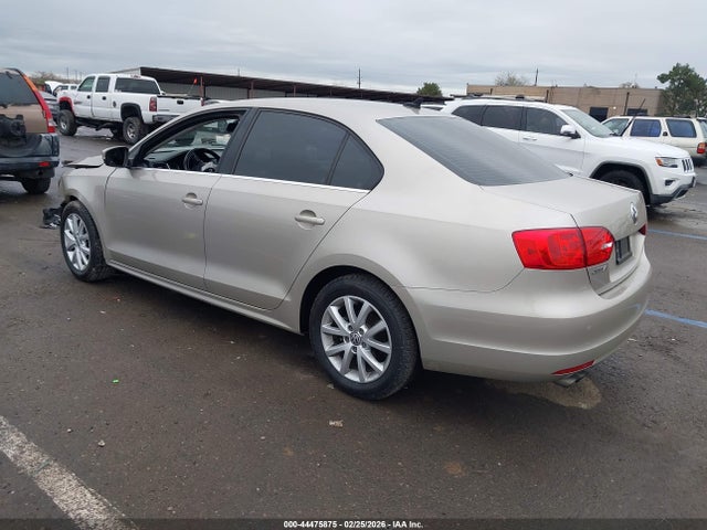 2014 VOLKSWAGEN JETTA 3VWD17AJ7EM262193 Photo 2