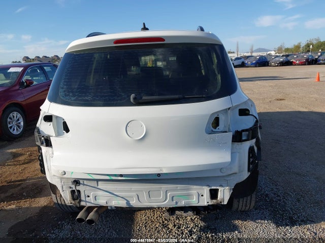 WVGAV7AX9FW614637 Volkswagen TIGUAN S