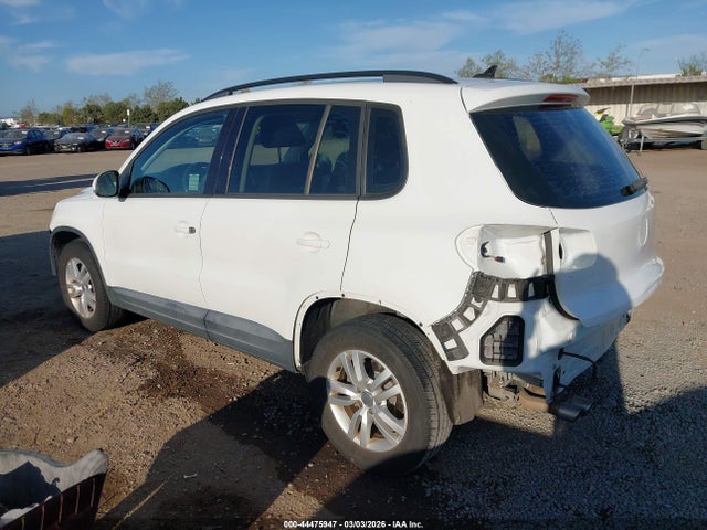 WVGAV7AX9FW614637 Volkswagen TIGUAN S