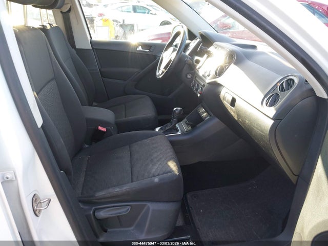 WVGAV7AX9FW614637 Volkswagen TIGUAN S