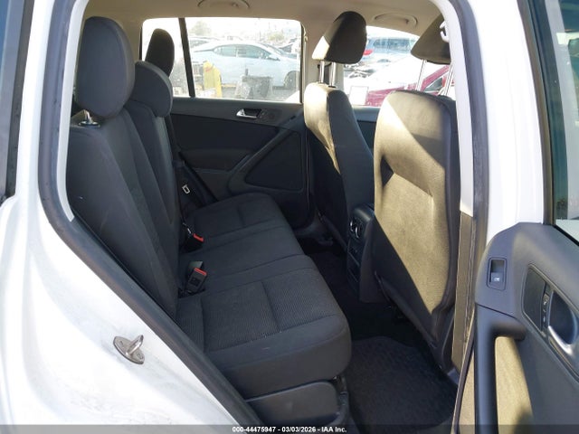 WVGAV7AX9FW614637 Volkswagen TIGUAN S