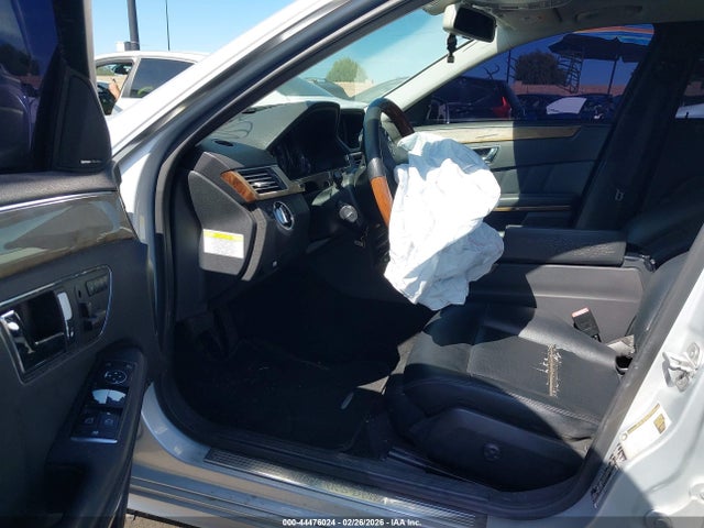 2011 MERCEDES-BENZ E 350 BLUETEC WDDHF2EB8BA332987 Photo 4