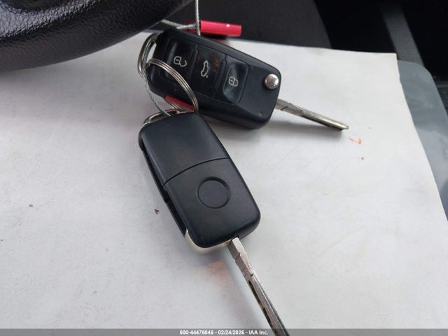 3VW2K7AJ4EM379881 Volkswagen Jetta 2.0l S