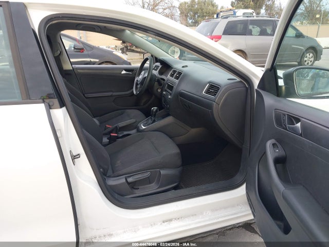 3VW2K7AJ4EM379881 Volkswagen Jetta 2.0l S