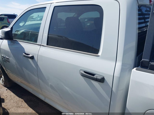 Продажа на аукционе авто 2022 Ram 1500 Classic Tradesman  4x4 5'7 Box, vin: 3C6RR7KG3NG375617, номер лота: 44476064