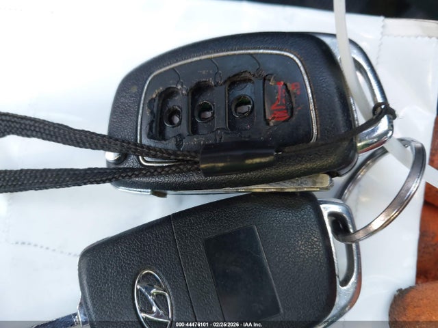 Продаж на аукціоні авто 2015 Hyundai Santa Fe Sport 2.4l, vin: 5XYZT3LB6FG304210, номер лоту: 44476101