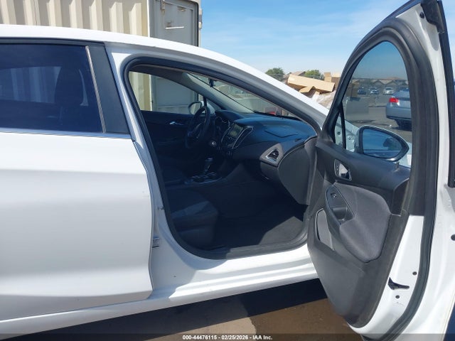 1G1BE5SM3H7226861 Chevrolet Cruze Lt Auto