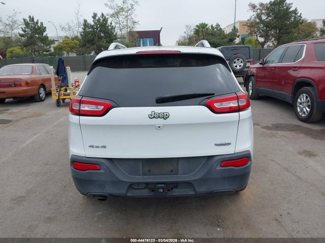 1C4PJMCB5FW535105 Jeep Cherokee Latitude