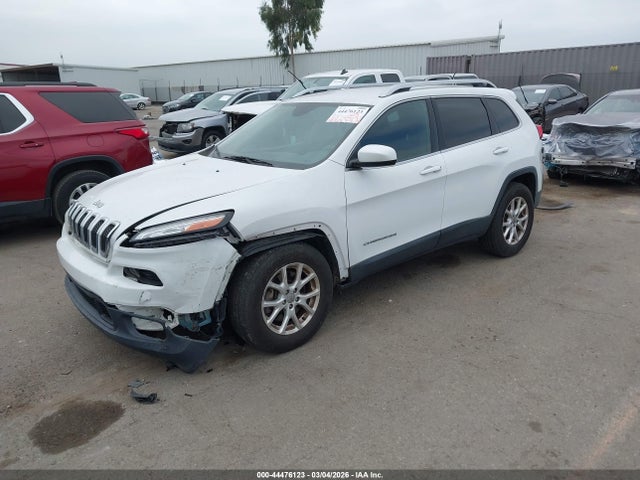 1C4PJMCB5FW535105 Jeep Cherokee Latitude