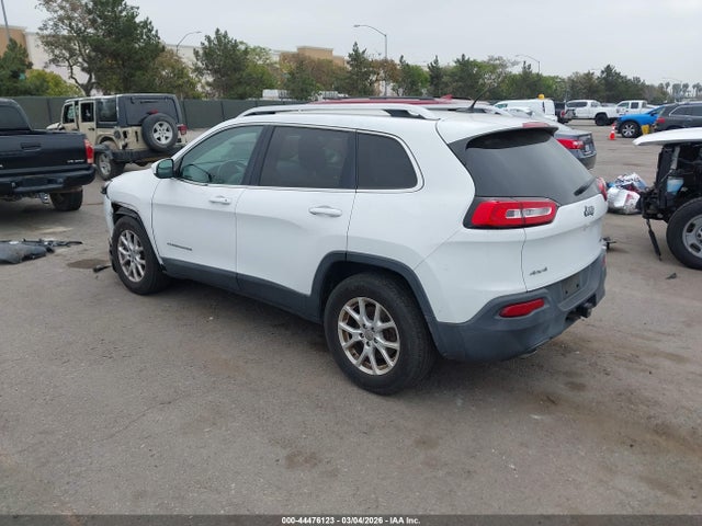 1C4PJMCB5FW535105 Jeep Cherokee Latitude
