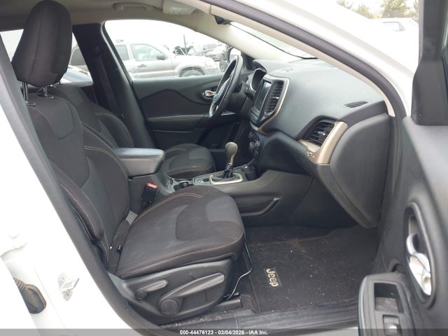1C4PJMCB5FW535105 Jeep Cherokee Latitude
