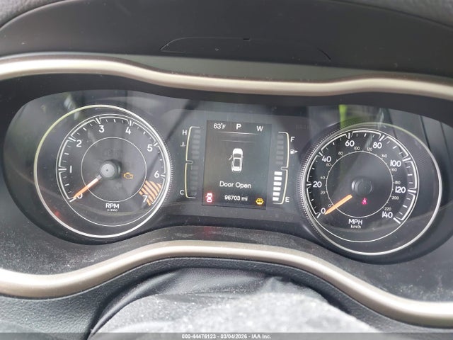 1C4PJMCB5FW535105 Jeep Cherokee Latitude