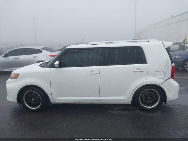 Scion XB 2014 JTLZE4FE8EJ057989 Image 14