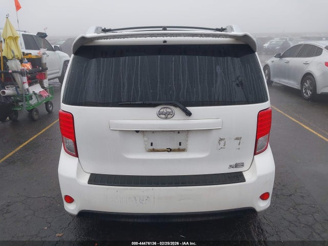 Scion XB 2014 JTLZE4FE8EJ057989 Image 16