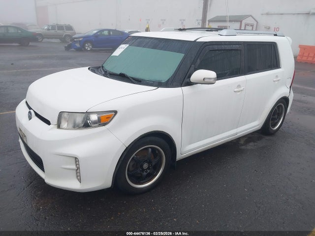 Scion XB 2014 JTLZE4FE8EJ057989 Image 2
